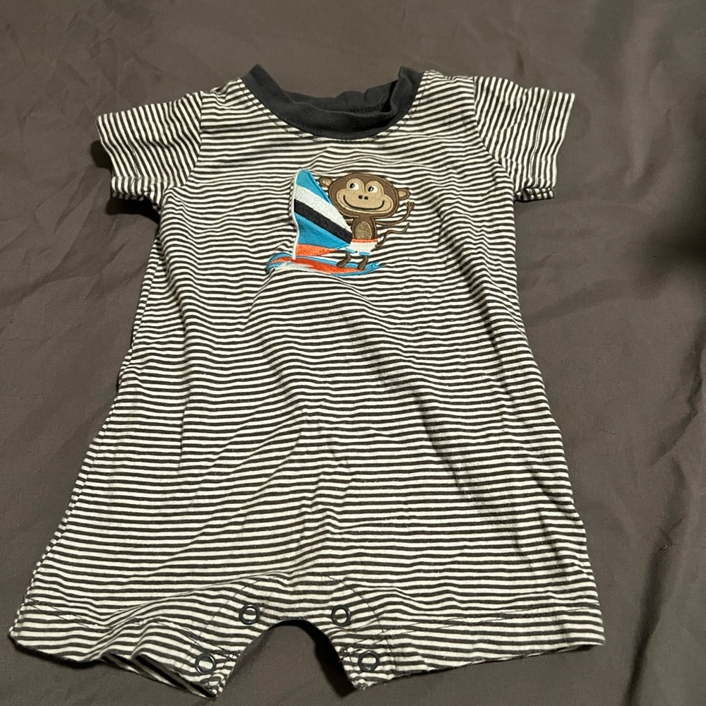 Carter’s onesie/onesie shorts